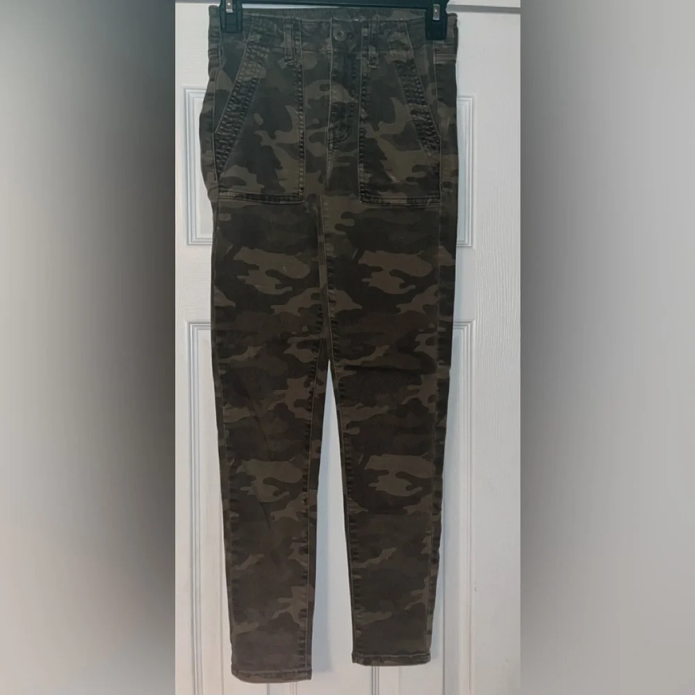 American Eagle, NE(X)T Level Stretch Camouflage Pants, Size 0 - Picture 1 of 5